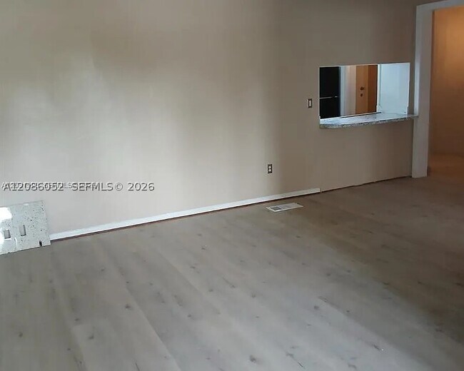 1400 NE 148th St Unit 1