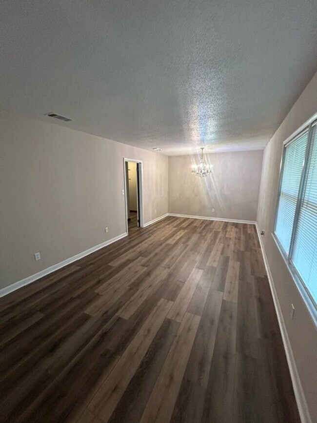 Photo - 306 Lanier Rd