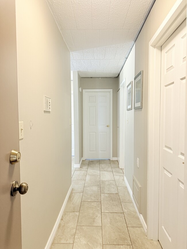 Photo - 360 Tecumseh Rd W Unit 302