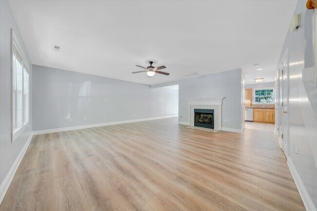 Photo - 575 Oak Tree Blvd NW