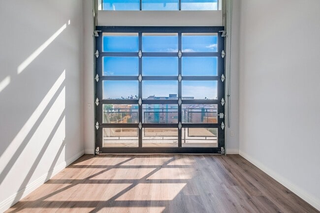 Photo - Lux Lofts- 3279 San Marino St