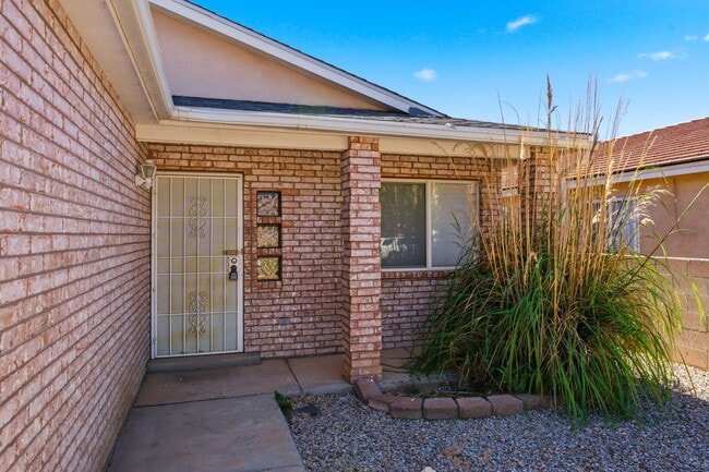 Photo - 8319 Santa Clarita St NE