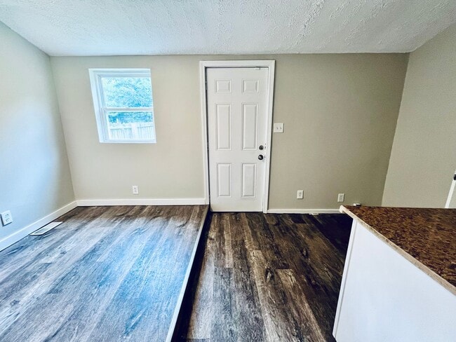 Photo - 430 E Caldwell St