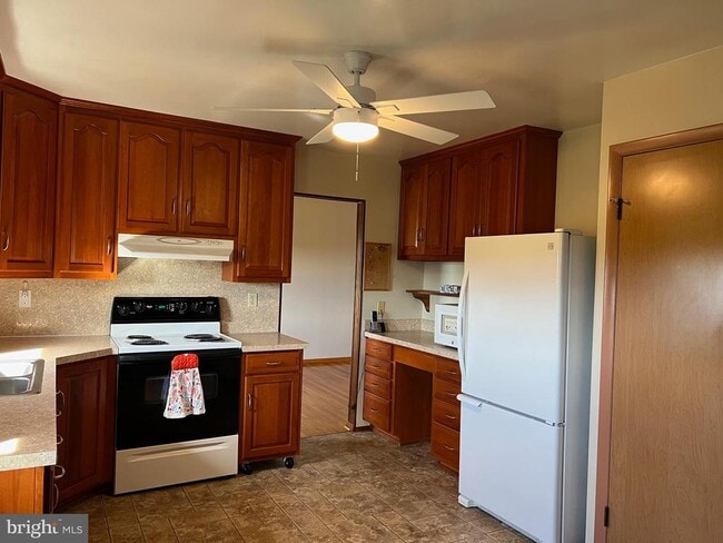 Photo - 15009 Falling Waters Rd
