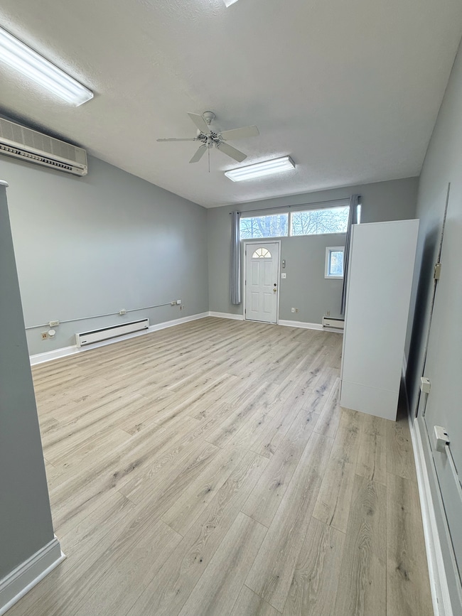 Photo - 322 Main St Unit 1R