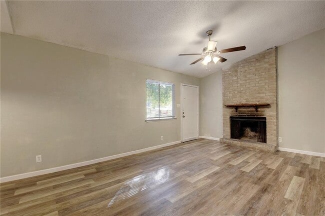 Photo - 2311 Teri Rd