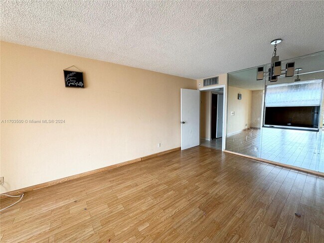 Photo - 2101 Atlantic Shores Blvd Unit 506