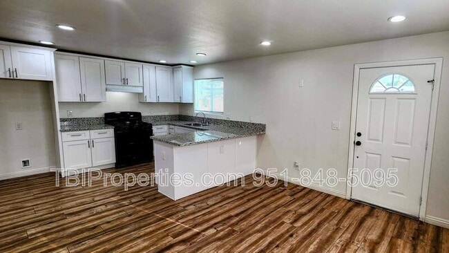 Photo - 156 E Marshall Blvd