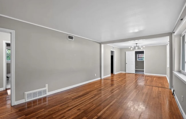 Photo - 125 Marlborough St