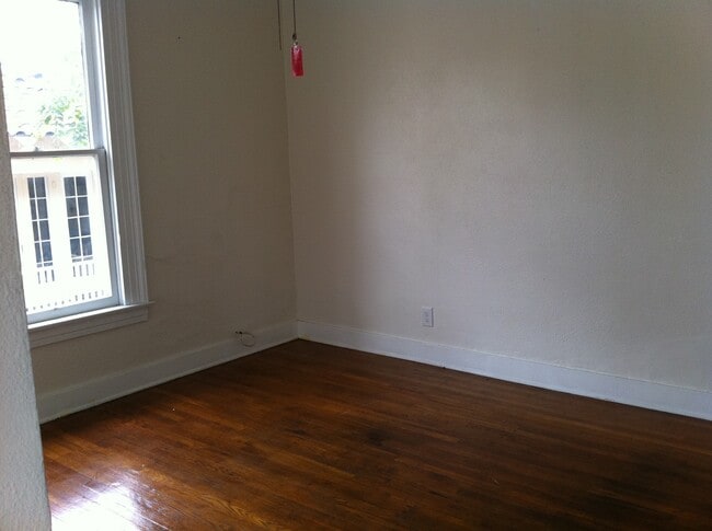 Photo - 1215 W 30th St