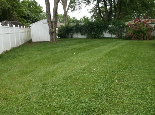 Photo - 8843 Karlen Rd