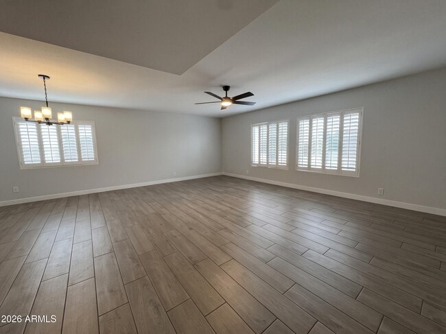 4222 E Winnetka Dr