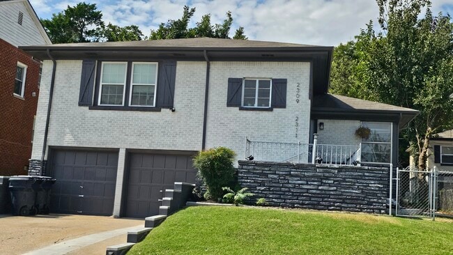 Building Photo - 2311 N Gatewood Ave Rental