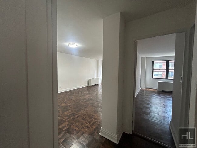 Photo - 5 AVENUE Unit 4C