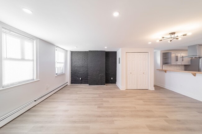 Photo - 169 Halladay St