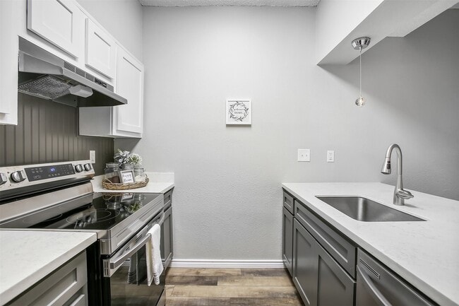 Photo - 7065 N Holiday Dr