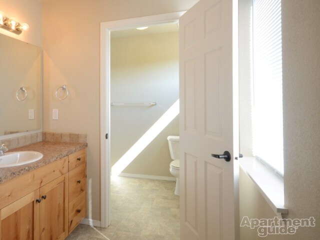 Photo - 1464 N Allumbaugh St