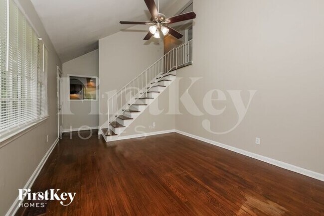 Photo - 1517 Flicker Rd