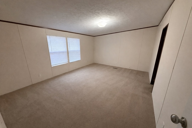 Photo - 105 Campbell Dr