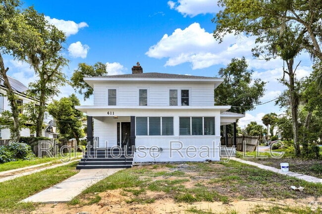 Building Photo - 611 S Grove St Unit Apt 2