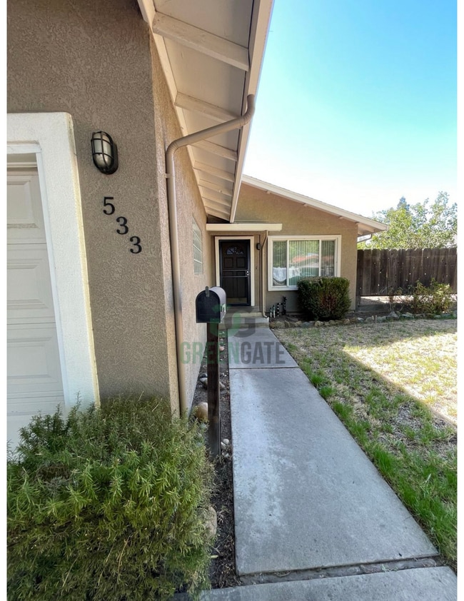 533 Arrowhead Ct