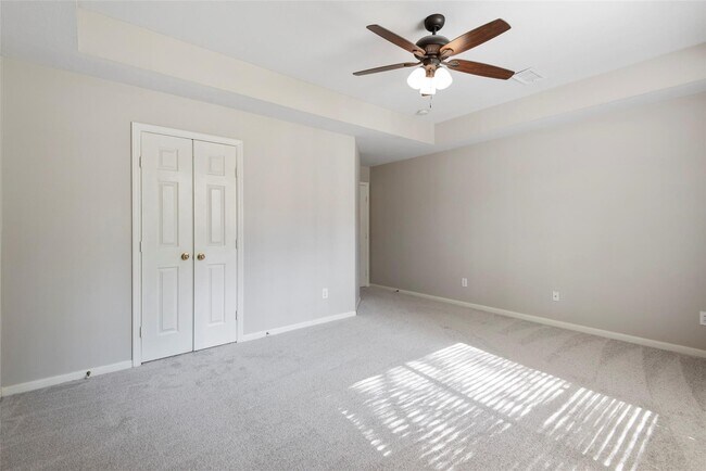 Photo - 35 N York Gate Ct