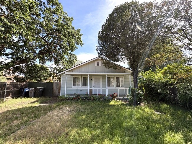 Photo - Updated Sacramento 2bd/1ba House Near UCD!