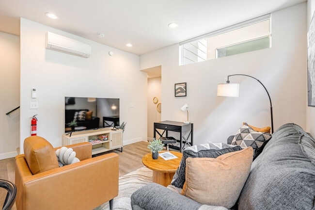 1609-F South Washington Street-SI ID1035897P