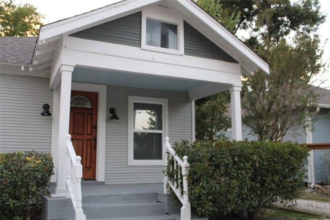 Photo - 2713 Cochran St