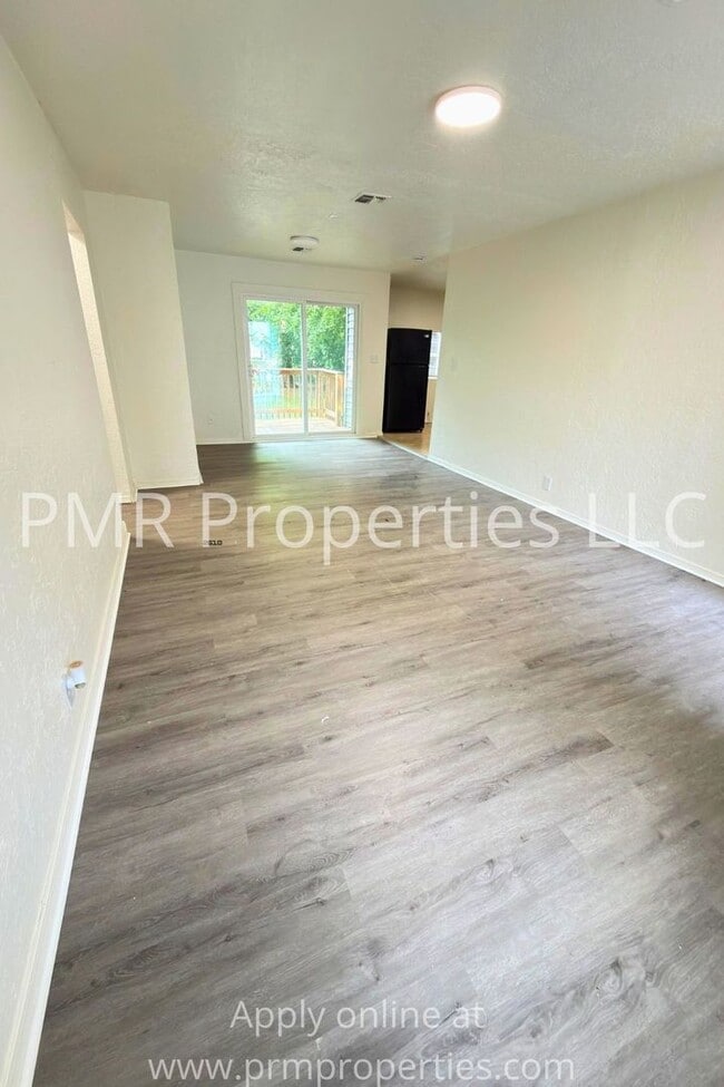 Photo - 3 Bedrooms / 1 Bathroom House