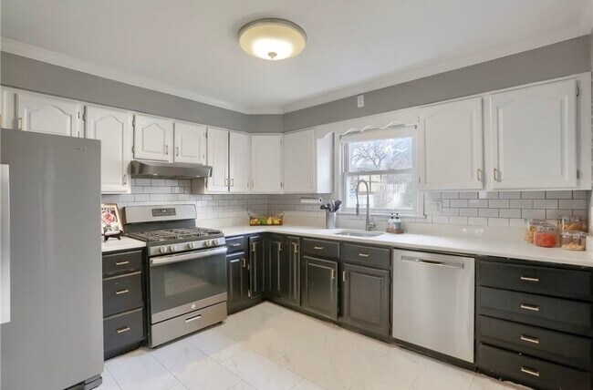 Photo - 404 Baker Dr