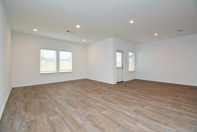 Building Photo - 4019 Pr Grv Dr