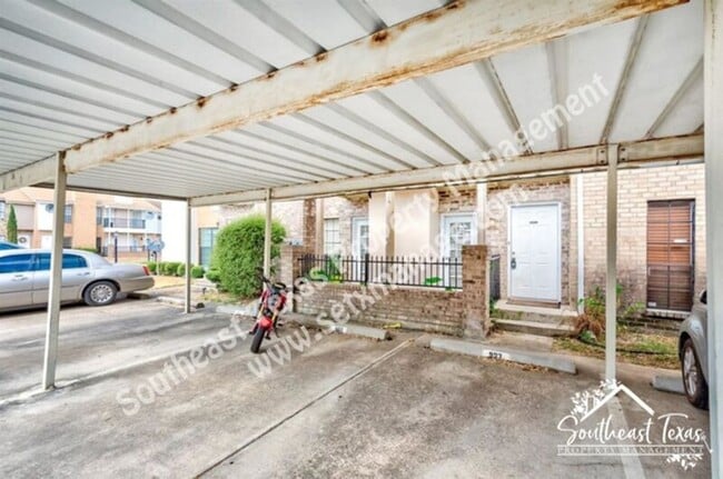 Photo - 1620 Wellington Pl