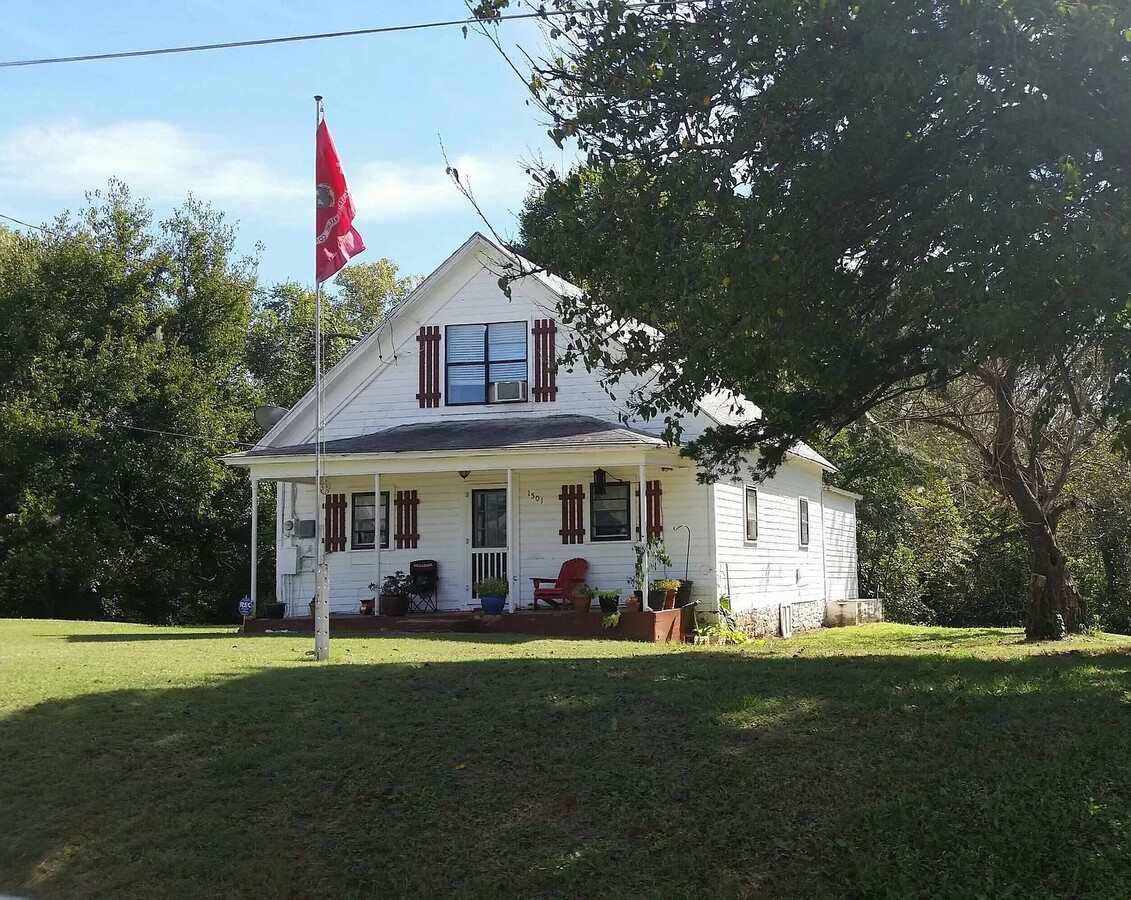 Photo - 1501 E Garfield Ave House