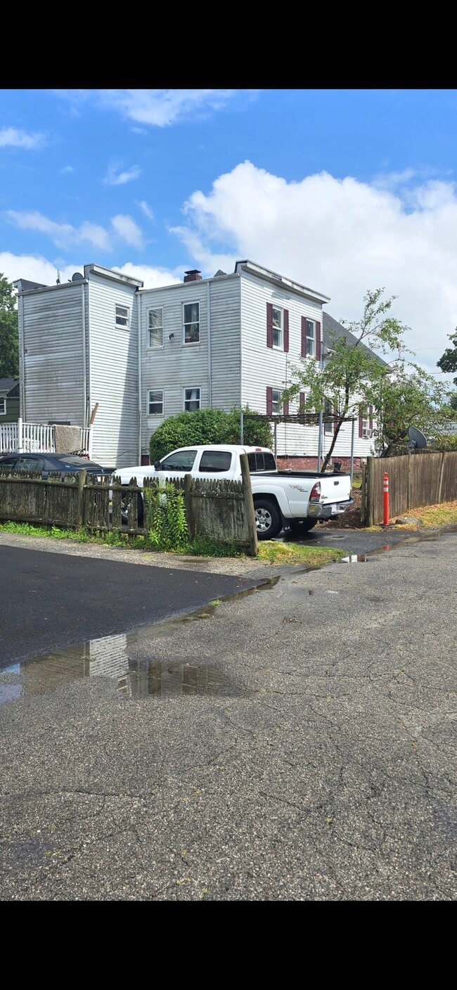 Photo - 41 Carleton Ave Unidad 1