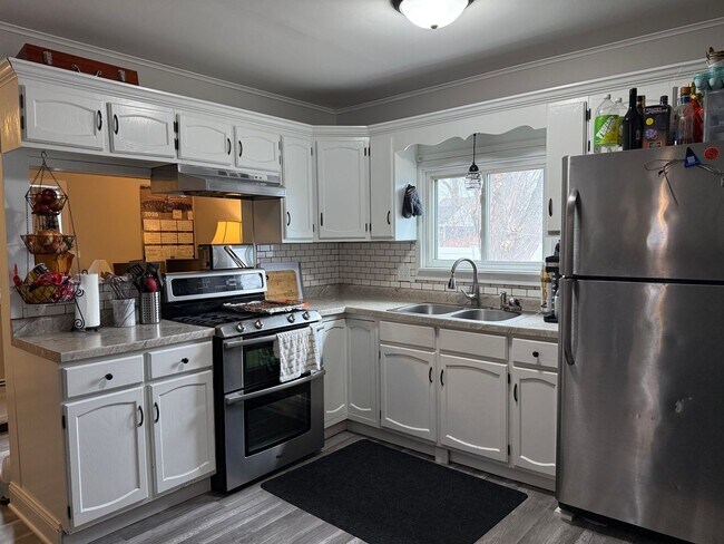 Photo - Charming Character Home with Screened Porch & Main Floor Laundry in North Branch