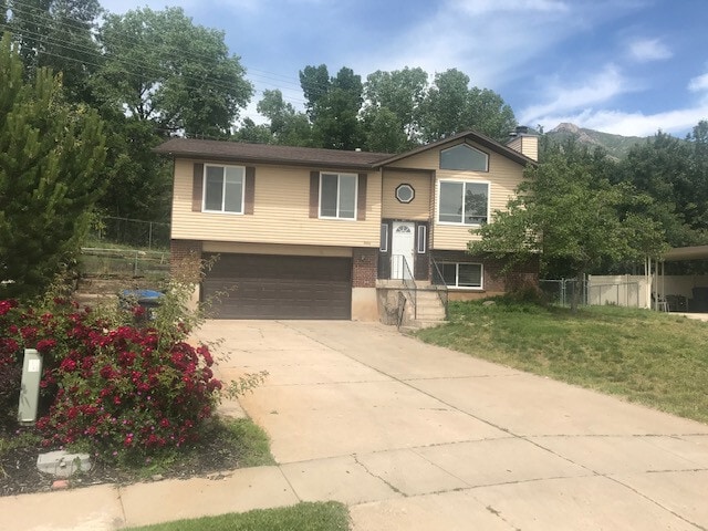 Building Photo - South Ogen home