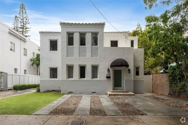 Building Photo - 2356 SW 16th Ave Rental