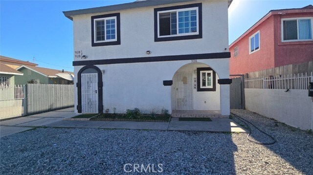 Photo - 926 E 57th St