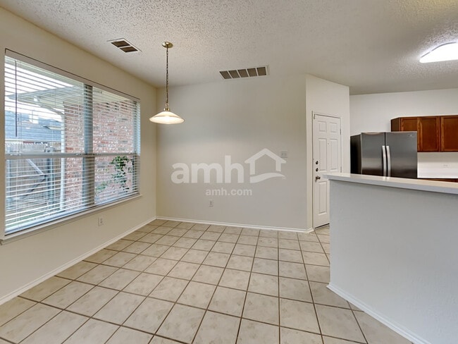 2863 Deer Ridge Dr