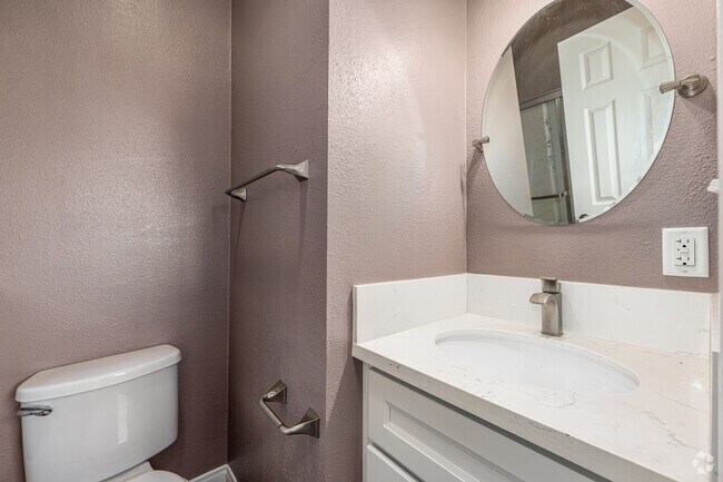 2BR, 2BA - 600SF - Second Bathroom