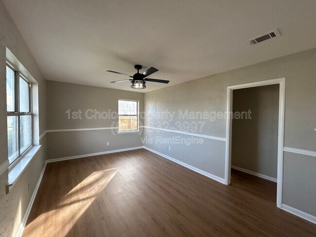 Photo - 5929 Gayle Dr