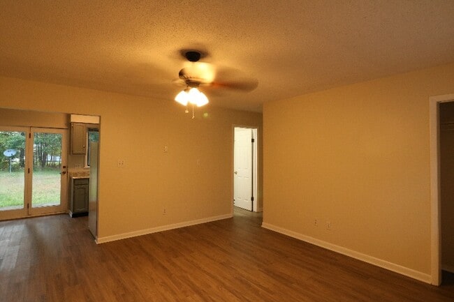 Photo - 2 Waldron Ln