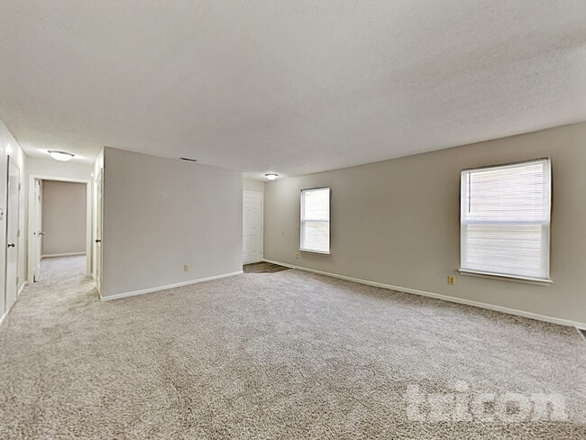 Photo - 1909 Blue Pine Ln