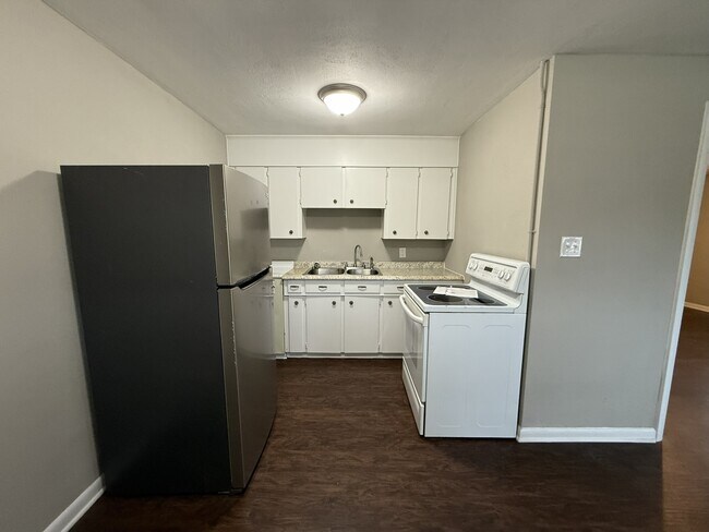 Photo - 15 Hollis St