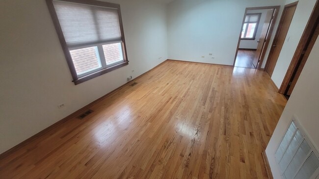 Photo - 2977 N Lawndale Ave Unit 3