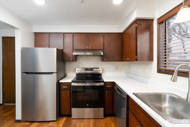 Photo - 316 - 324 E 18th Ave