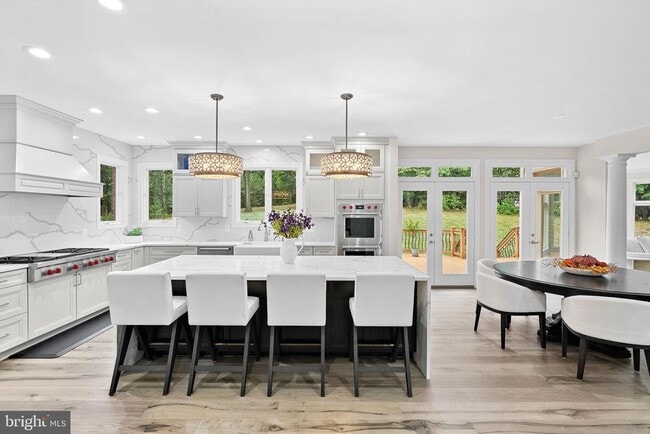 Photo - 20589 Myers Pl