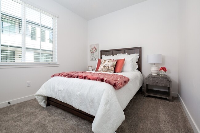 Towns - Bedroom 7 - Towns at Rivers Edge