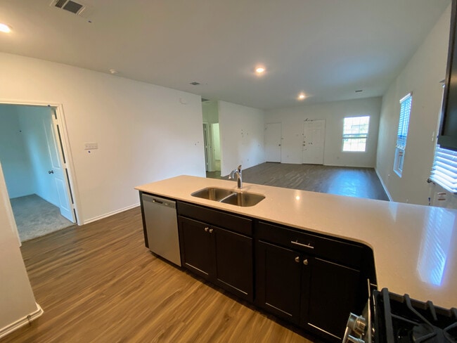 Photo - Room in House on Gabbro Gdns
